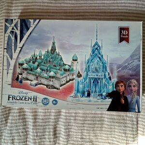 Disney Frozen 2 Arendelle and Ice Palace 3D Puzzle